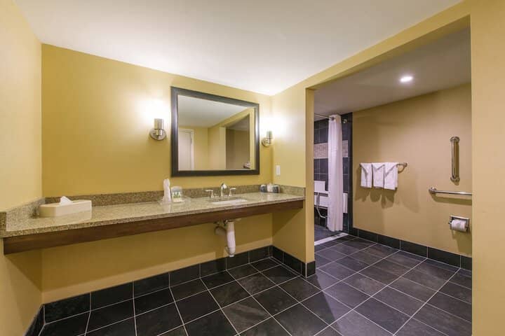 Room 8 of 20