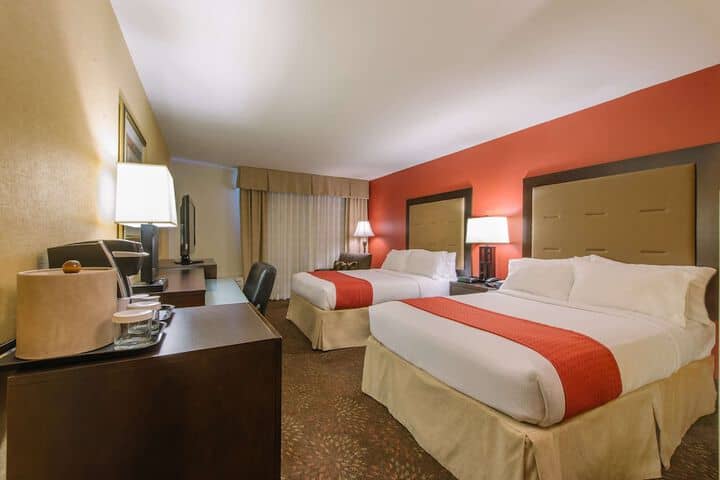 Room 5 of 20