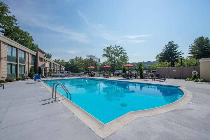 Pool 9 of 20