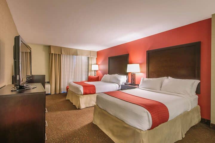 Room 4 of 20